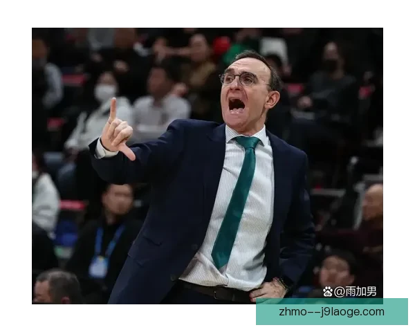 沃尔夫斯堡主帅赛后怒批球队过于自满场上松懈要求全队深刻反思警